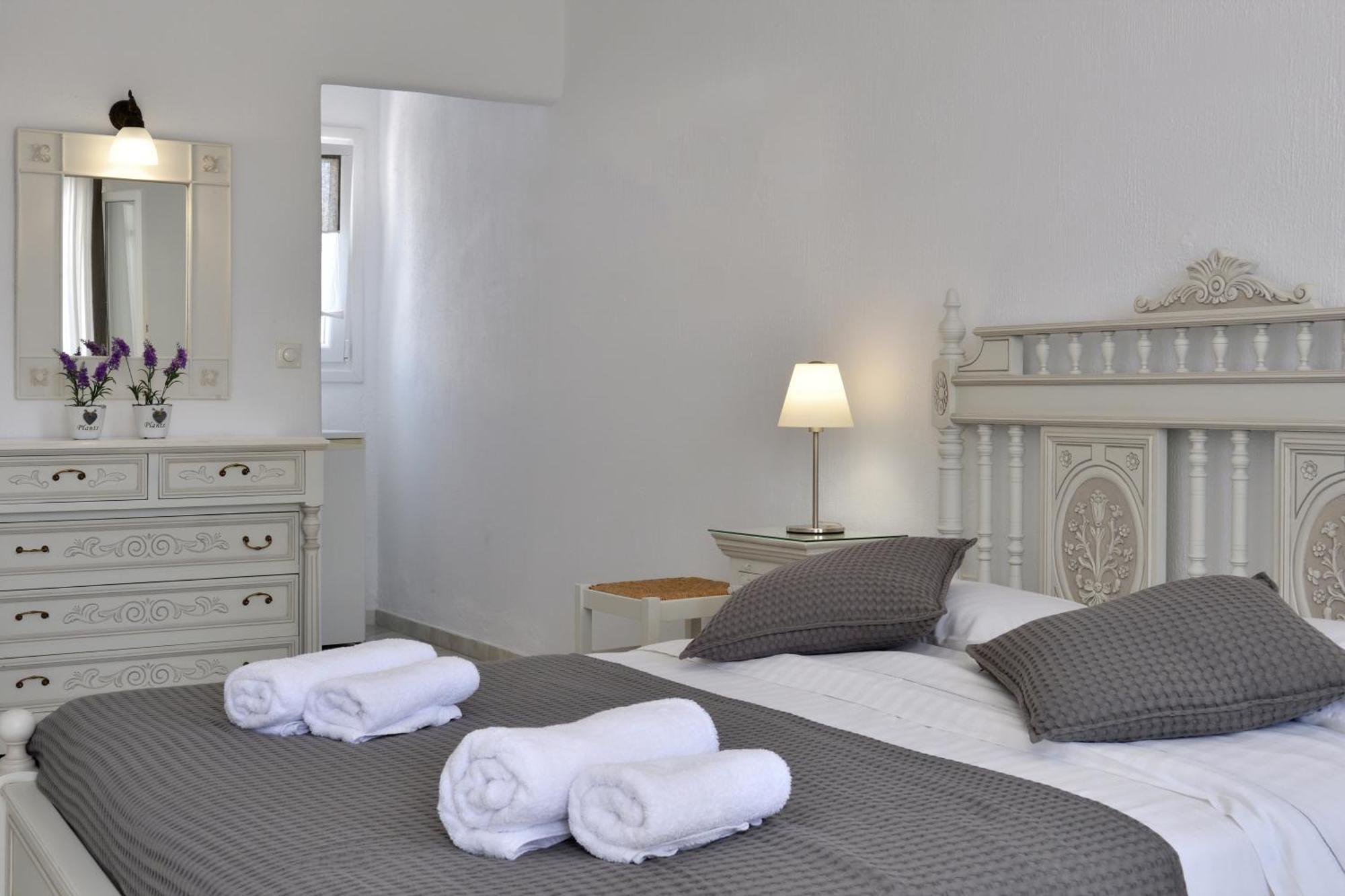 Parian Lithos Residence Náoussa Chambre photo